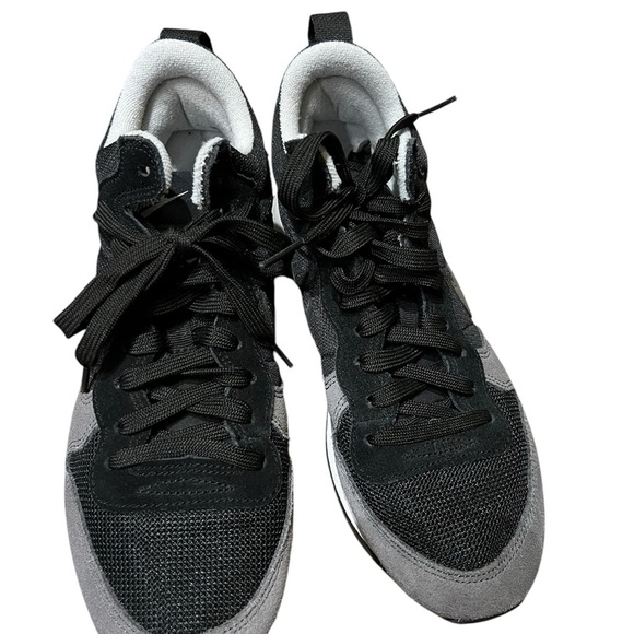 Nike Black and Gray Athletic Shoes with Breathable Mesh - Picture 3 of 7
